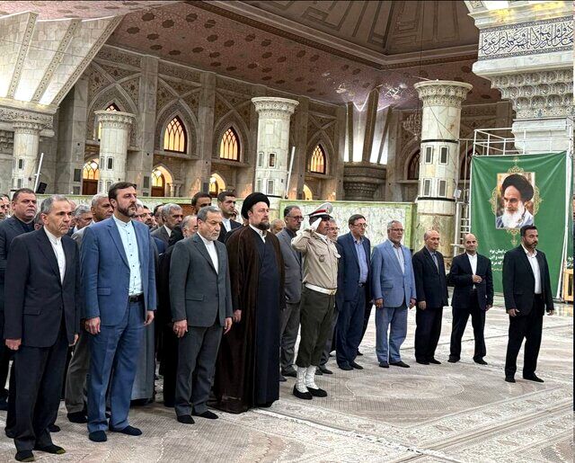 تجدید میثاق عراقچی و معاونان وزارت خارجه با آرمان‌های امام خمینی (ره)