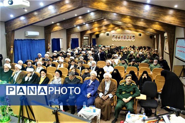 تجلیل از خادمان و فرهنگ‌یاران نماز در قم