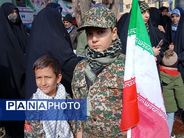 حضور پرشور مردم مشهدی در راهپیمایی ۲۲ بهمن 