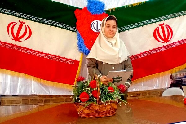 جشن پیروزی انقلاب اسلامی در مدرسه دکتر کیهانی1