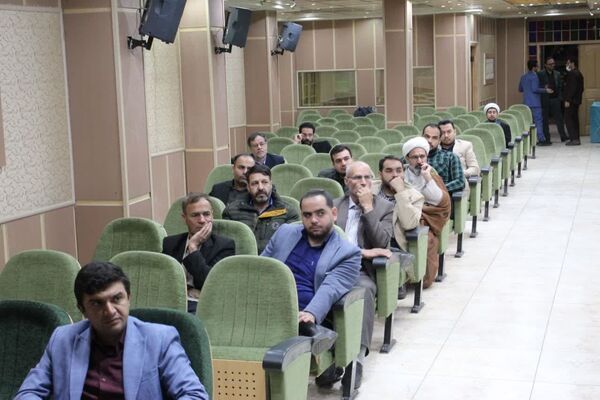 نشست تخصصی اجرای طرح نماد و لیگ جت در مدارس متوسطه ناحیه یک یزد