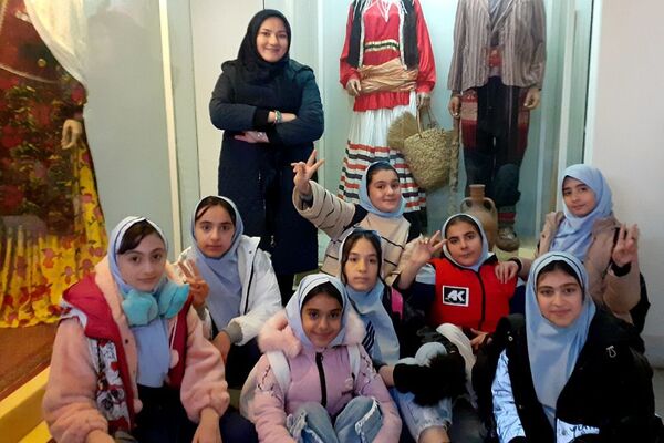 اردوی تفریحی دختران بهارستان ۲ در کاخ گلستان تهران
