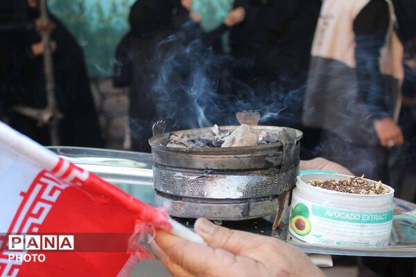 خدمت خالصانه قرارگاه جهادی حضرت جوادالائمه(ع) جاجرم به زائران امام رضا(ع) در مشهد مقدس 