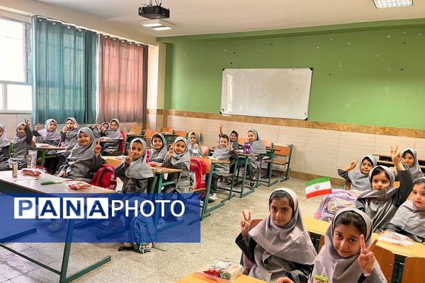 جشن شکوفه‌ها در مدارس بهارستان‌دو؛ آغاز سفری تازه برای کلاس اولی‌ها