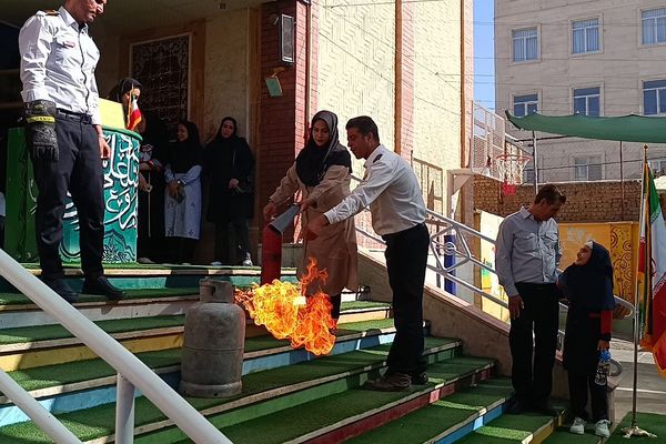 گرامیداشت روز آتش‌نشانی و ایمنی در مدارس شهرستان پیشوا
