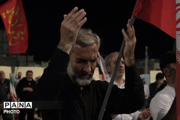همایش تجدید بیعت معلمان قم با رهبر انقلاب