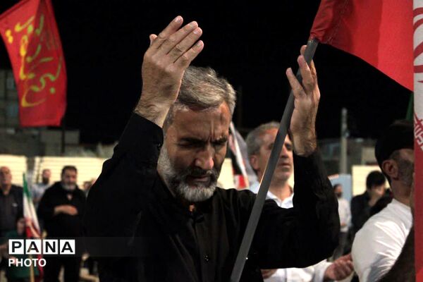 همایش تجدید بیعت معلمان قم با رهبر انقلاب