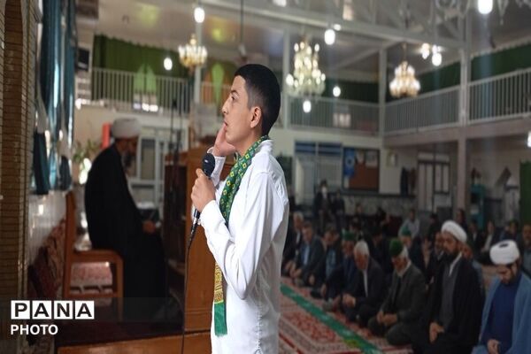 حضور دانش آموزان در دومین نماز عبادی، سیاسی جمعه ماه مبارک رمضان در شهر بار نیشابور