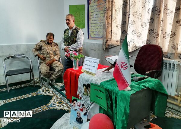 روایتگری جانباز جنگ تحمیلی در دبیرستان حاج مهدی روحانی ارغا شهرستان خلیل آباد