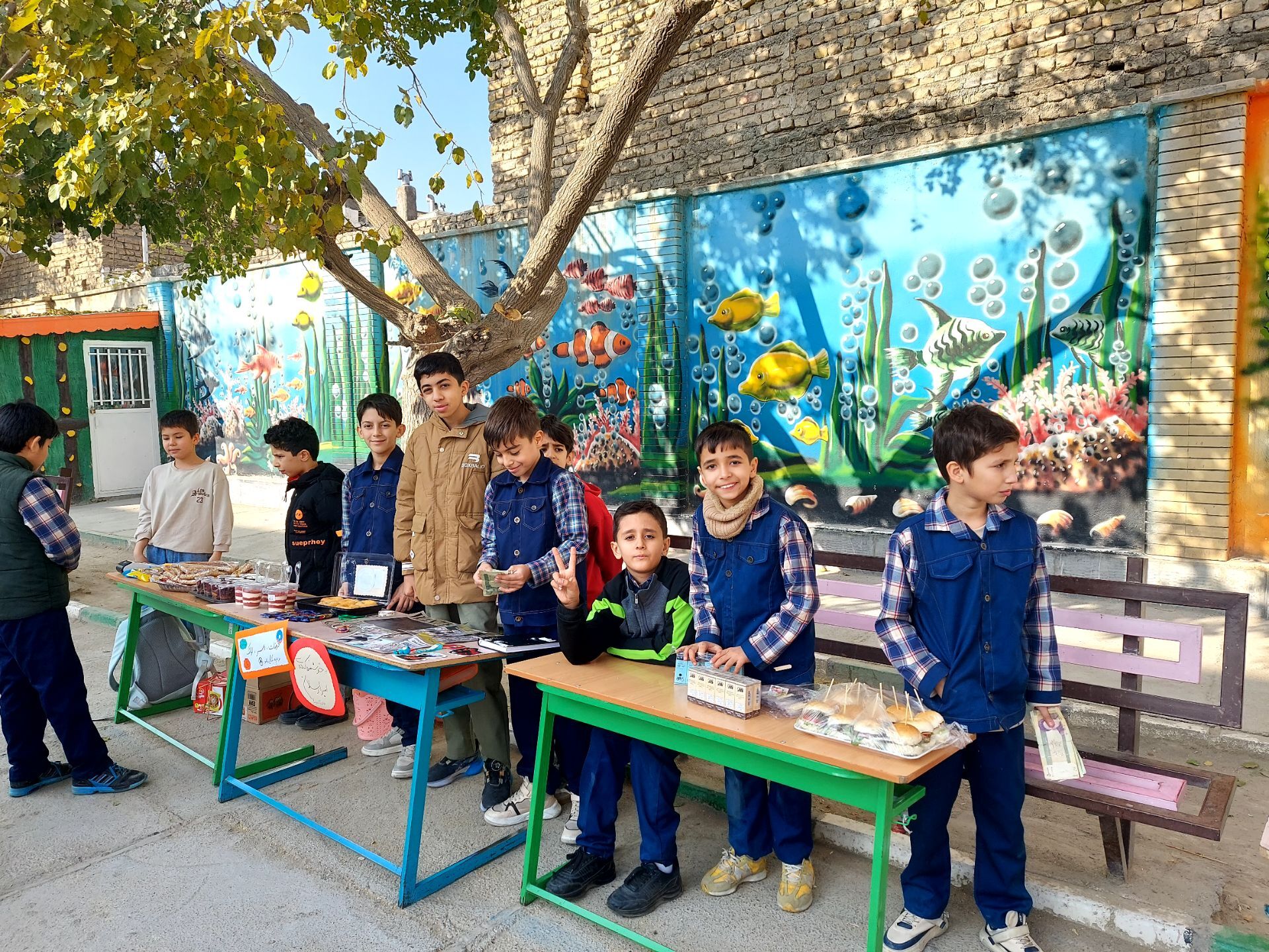 برگزاری بازارچه دانش‌آموزی در مدرسه شهدای فرهنگی شهرستان شیروان