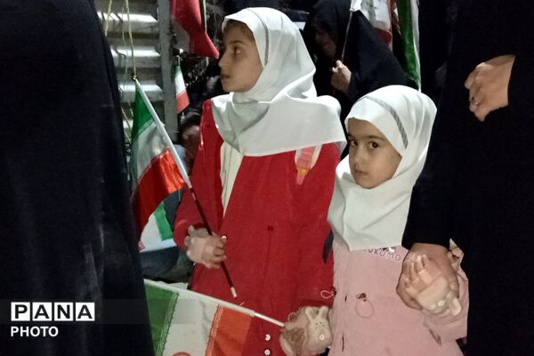 شهر بن یک صدا فریاد ایستادگی سر داد