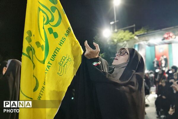 برپایی نماز استغاثه به امام زمان (عج) در میدان نماز شهرری 