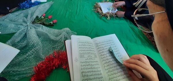 انس با قرآن در دبیرستان امامت مهدیه