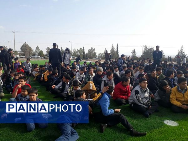 همایش تجلیل از دانش‌آموزان برتر مسابقات قرآن، عترت نماز شهرستان خلیل‌آباد 