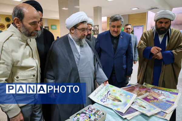 بازدید نماینده ولی فقیه در استان آذربایجان شرقی از نمایشگاه قرآن و عترت