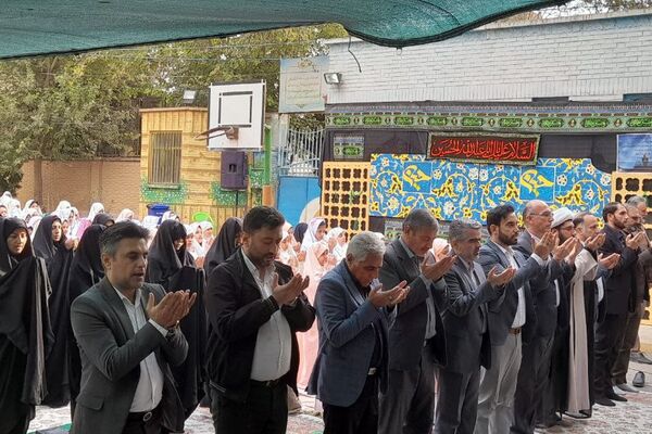 روز معنویت در مدرسه محدثه شاهد ورامین؛ از نماز باران تا زنگ عتبات عالیات