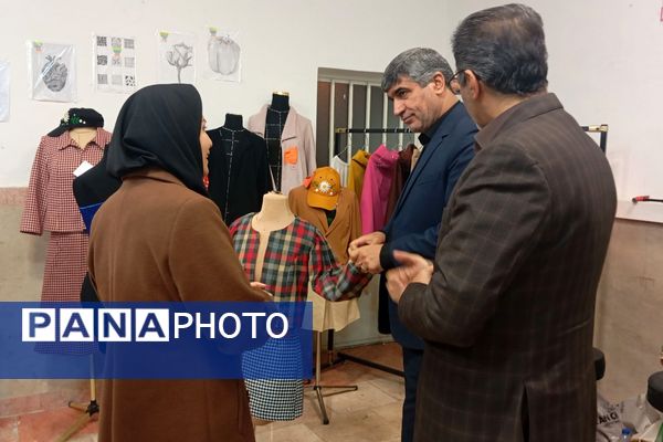 جشنواره "ایران رنگارنگ" در هنرستان سعادت پردیس