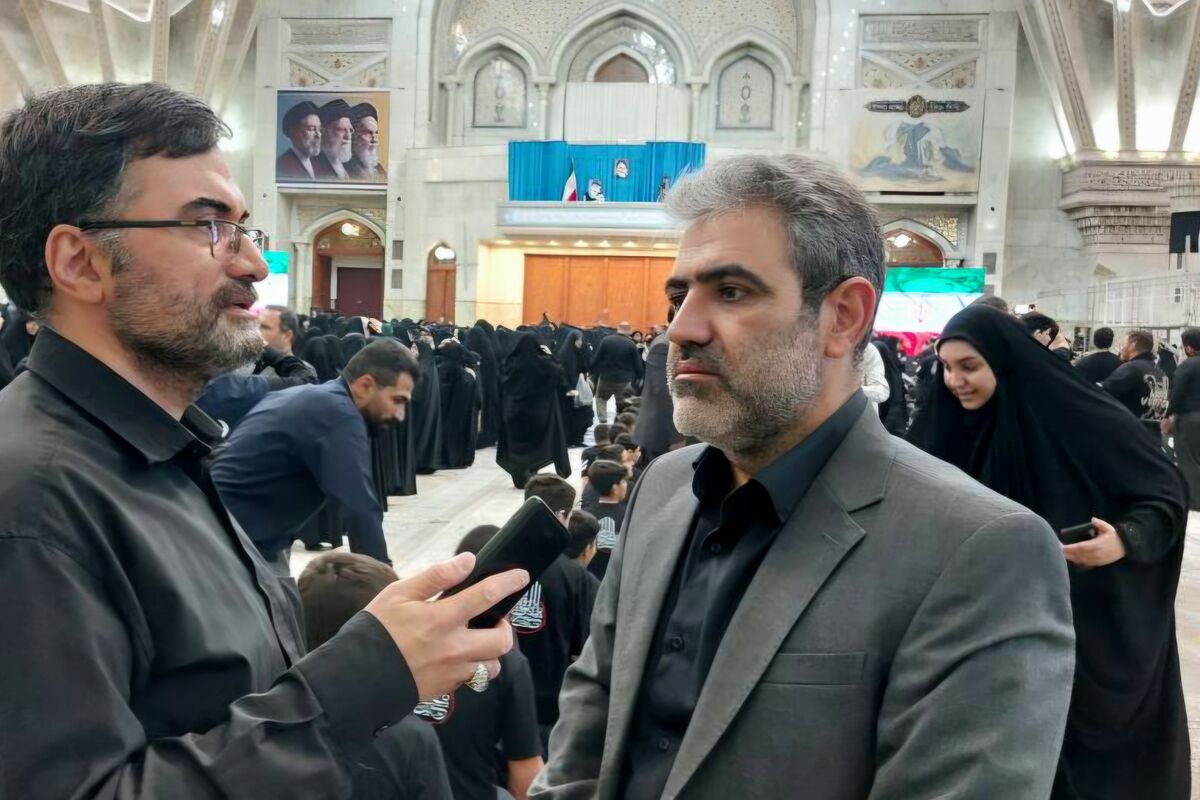 حضور دانش‌آموزان در آیین «باید برخاست» جلوه‌ای از ولایتمداری نسل نوجوان است