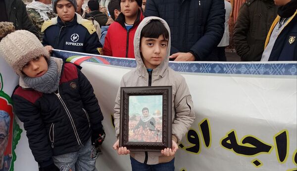 قابی از خواجه در راهپیمایی ۲۲‌بهمن