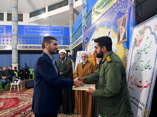 محفل انس با قرآن کریم در مسجد جامع قائمشهر