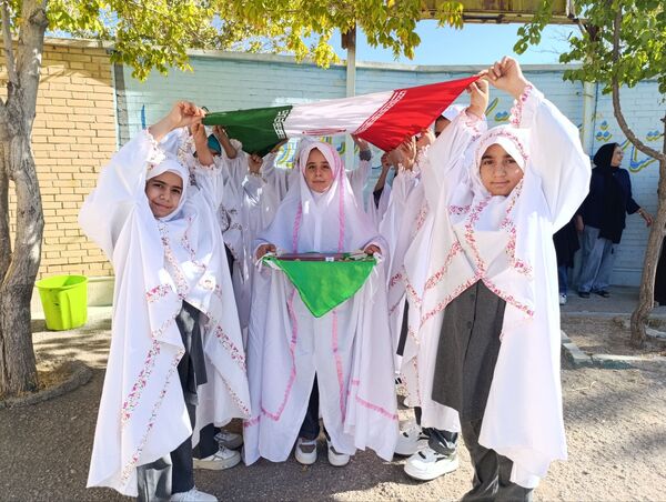 زنگ مدرسه دوباره به صدا درآمد