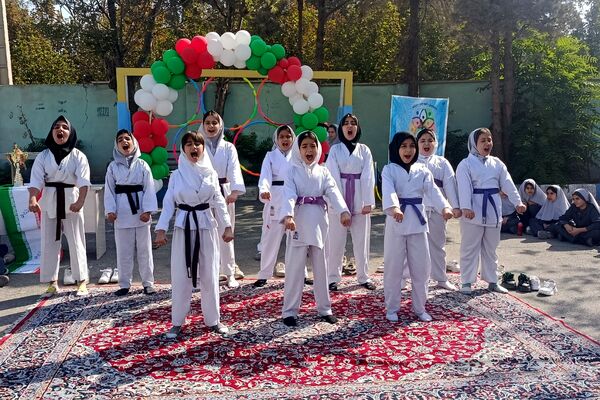افتتاحیه المپیاد ورزشی درون مدرسه‌ای دبستان دخترانه بعثت۲