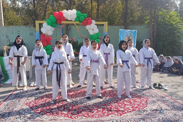 افتتاحیه المپیاد ورزشی درون مدرسه‌ای دبستان دخترانه بعثت۲