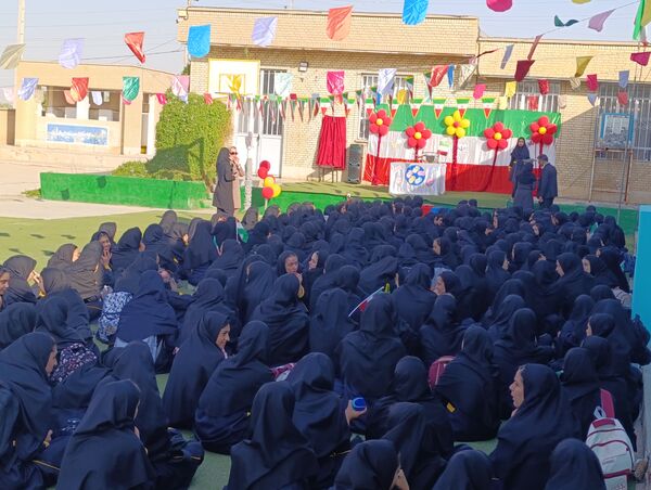 زنگ مهر در فراشبند به صدا در آمد