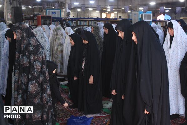 نماز استغاثه امام زمان(عج) در مصلی بزرگ امام خمینی نسیم‌شهر