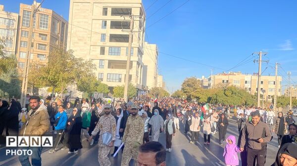 جلوه‌هایی از نشاط و همبستگی خانواده‌های مشهدی در همایش بزرگ پیاده روی