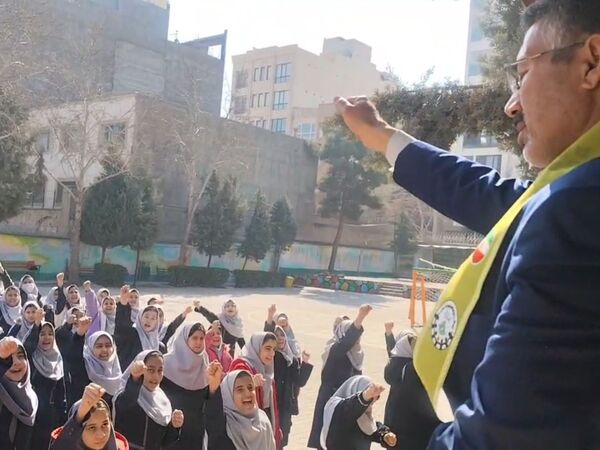 تمرین آمادگی پیشتازان دبیرستان شاهد شهید حمامی ناحیه ۶ مشهد