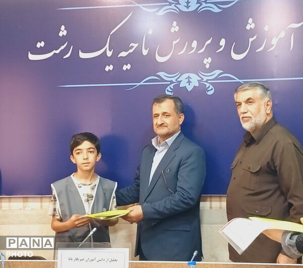 نشست صمیمی معاون پرورشی و کارشناسان پرورشی با خبرنگاران پانا به‌مناسبت روز خبرنگار
