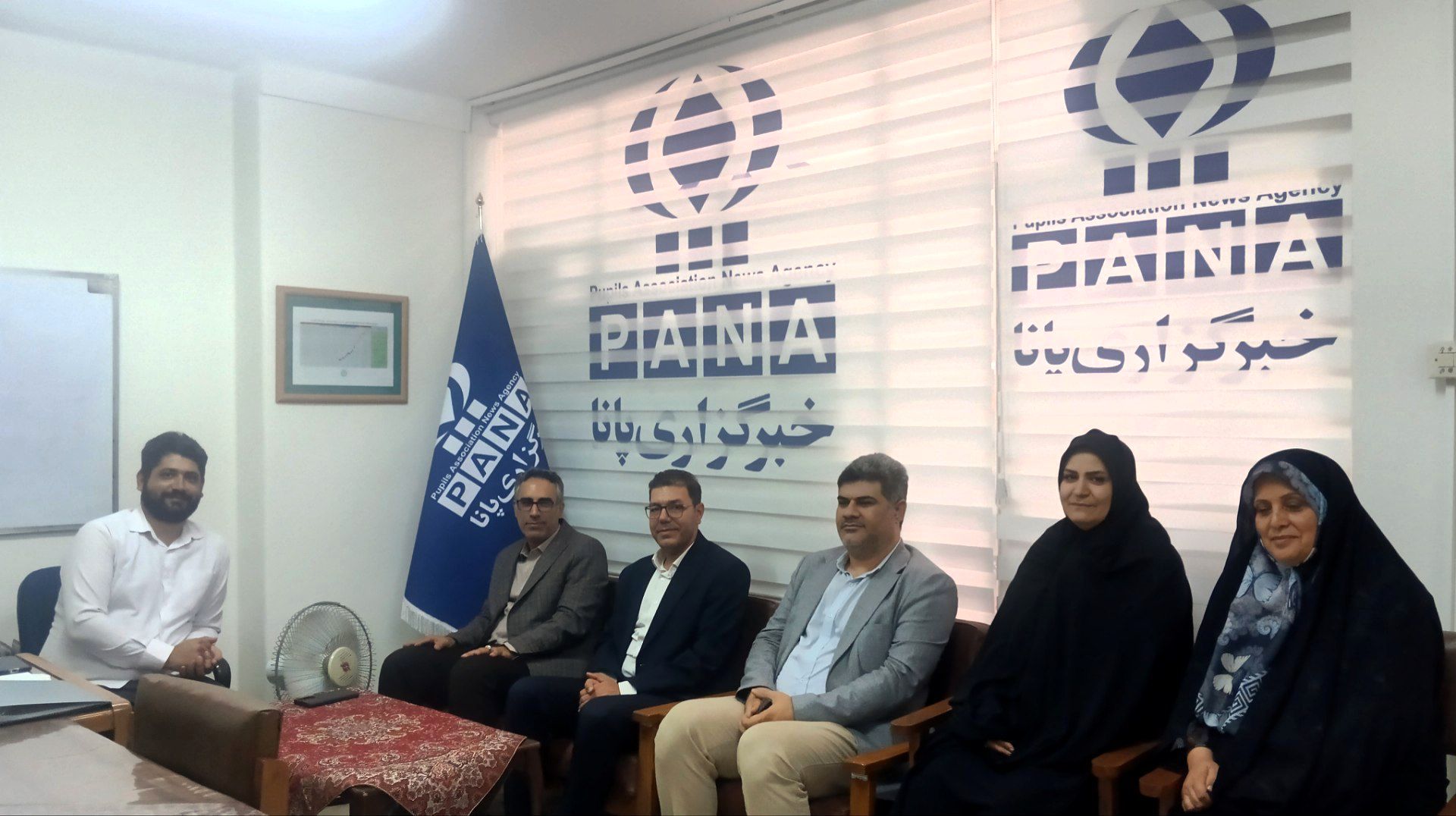 مدیر آموزش و پرورش ناحیه 2 زنجان با حضور در سازمان دانش‌آموزی روز خبرنگار را گرامی داشت