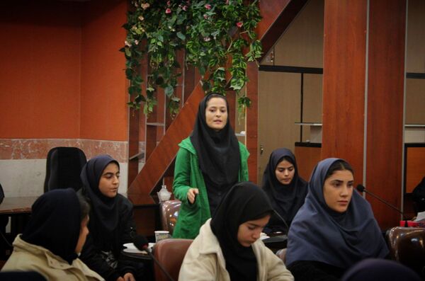  انتخابات شورای دانش‌آموزی دختران رباط‌کریم
