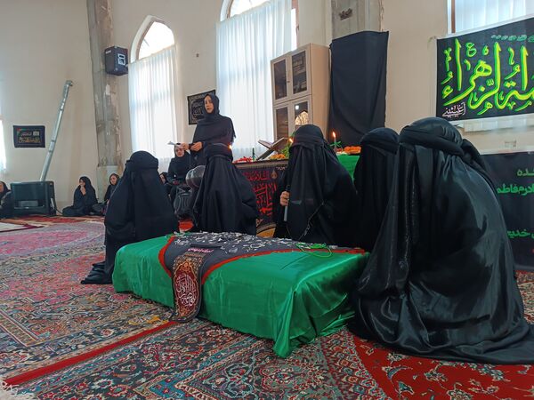 برگزاری برنامه‌ ویژه، به مناسبت ایام فاطمیه در امامزاده نیار اردبیل