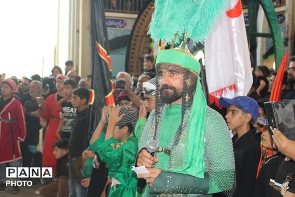 آیین نخلبرداری روز عاشورا در روستای علی آباد پیشکوه تفت