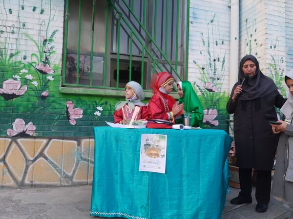 جشن روز ولادت حضرت زینب(س)  و روز پرستار در دبستان نیایش 1