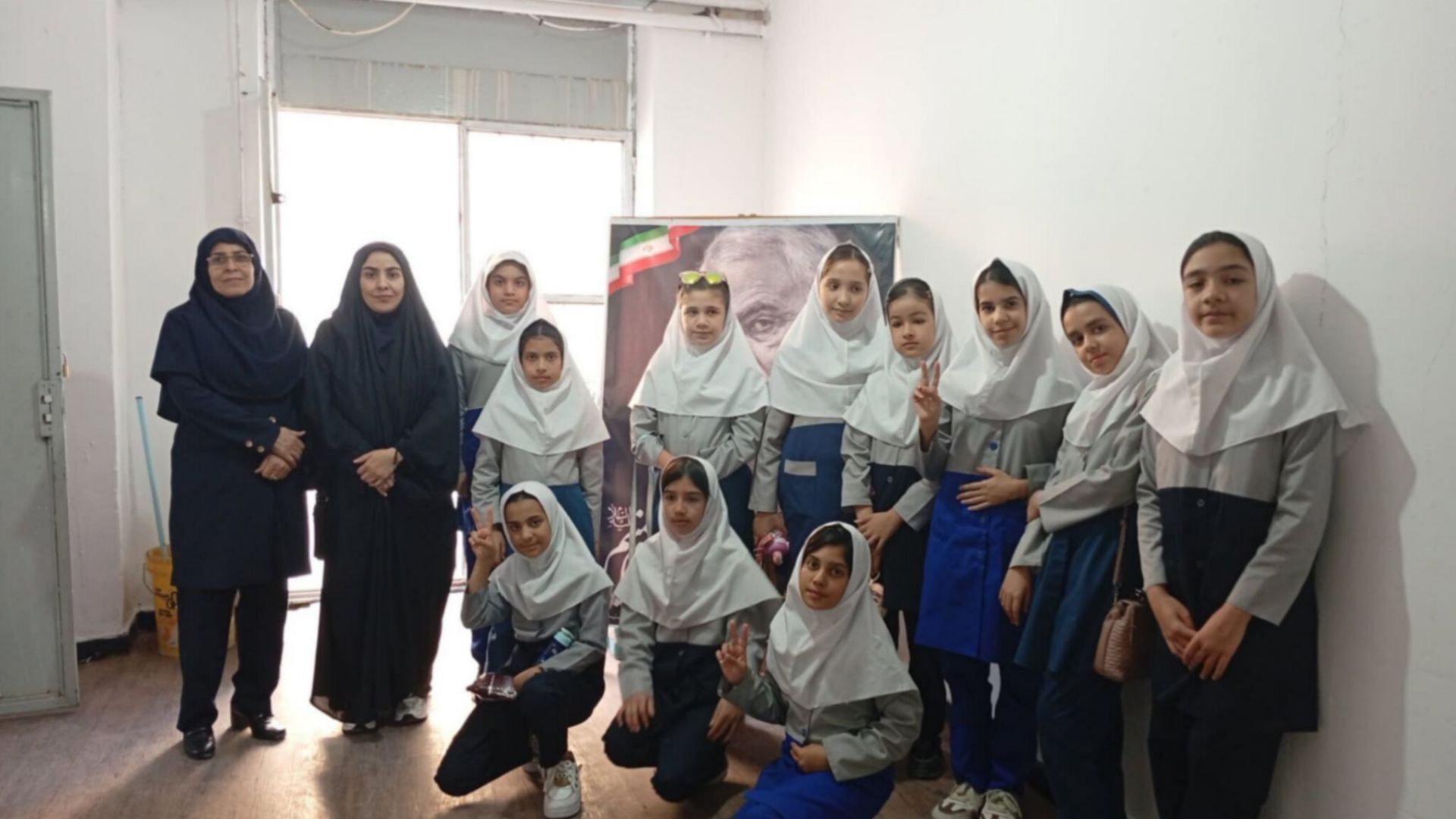 بازدید دانش‌آموزان دبستان درخشنده از پژوهش سرای آیندگان 