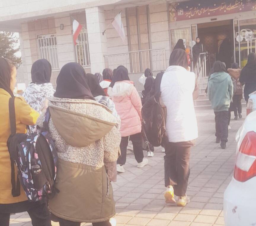 بازدید دانش‌آموزان پایه هفتم دبیرستان میرزا جعفر سروقد از فرهنگسرای انقلاب