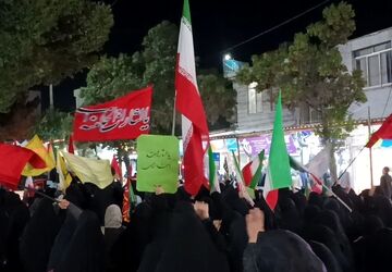 ماه محرم، ماه ایستادگی  و ایثار است