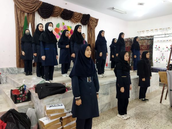 فضاسازی اردوی تمشک توسط دانش‌آموزان و فرهنگیان شهر راز