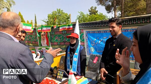 جشن روز معلم با حضور معاون پرورشی و فرهنگی وزیر آموزش و پرورش