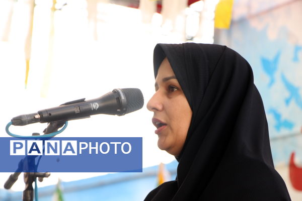 برگزاری یادواره شهدای منا و جنگ ۱۲ روزه در مدرسه شاهد نیک اندیشان