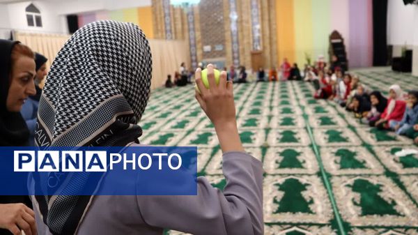 جشن شب یلدایی دختر و مادران در مسجد النبیین بیرجند