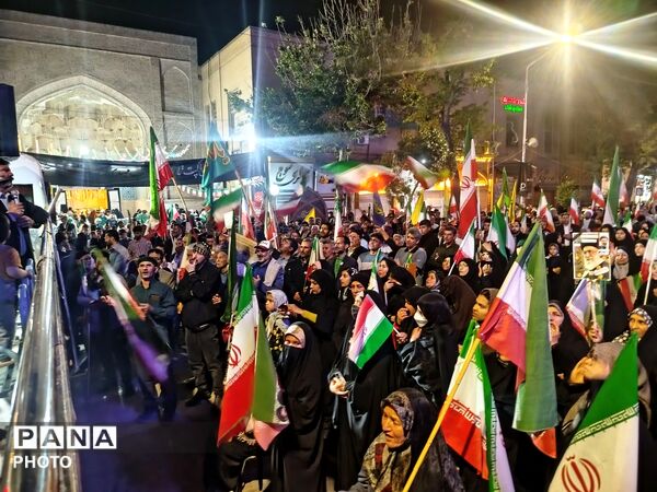مردم در کنار هم، شب های همیشگی را رقم می زنند