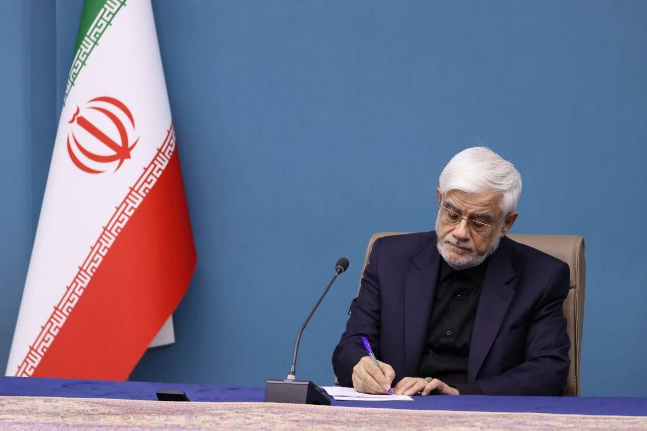 عارف: امنیت خلیج فارس موضوع غیر قابل معامله دولت و ملت ایران است