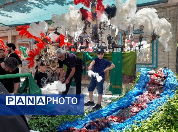 حال و هوای صحن و سرای رضوی در ایام سوگواری اباعبدالله الحسین (ع)