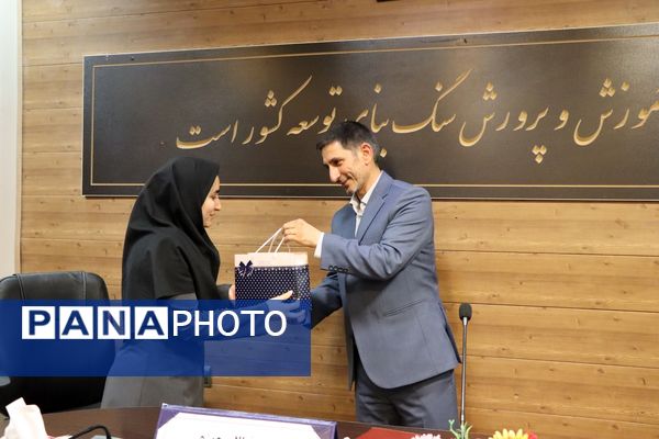 تجلیل از فعالان حوزه بانوان و خانواده در ناحیه یک بهارستان