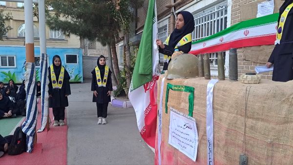 برگزاری مراسم ۱۳ ابان در دبیرستان مستوفی ۲