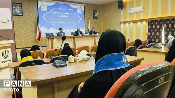  دیدار صمیمانه خبرنگاران پانا دانش‌آموزان دختر با فرماندار و مدیر آموزش و پرورش 